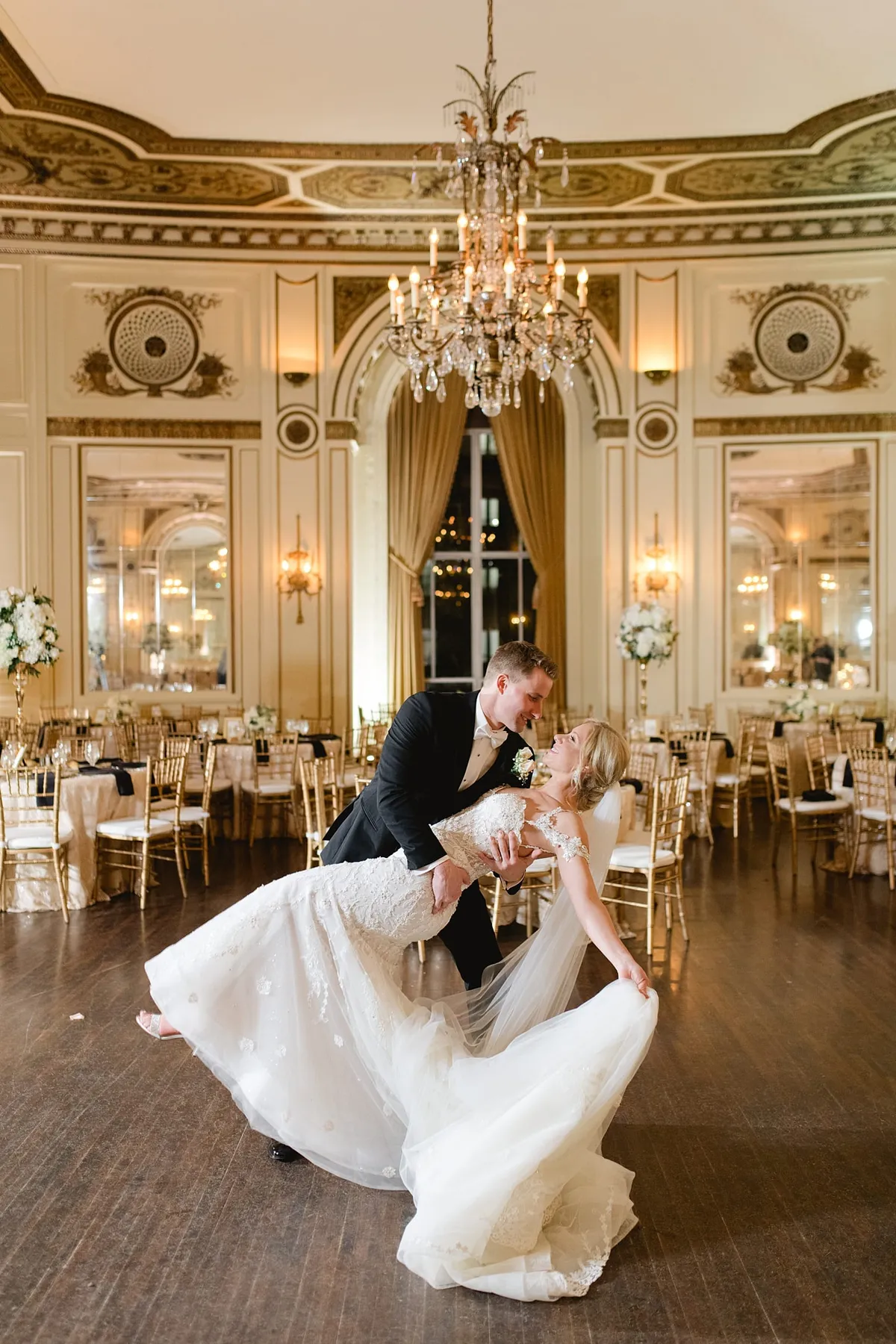 Erin & Nathan | New Years Eve Wedding at the Colony Club Detroit | Niki  Marie Photography