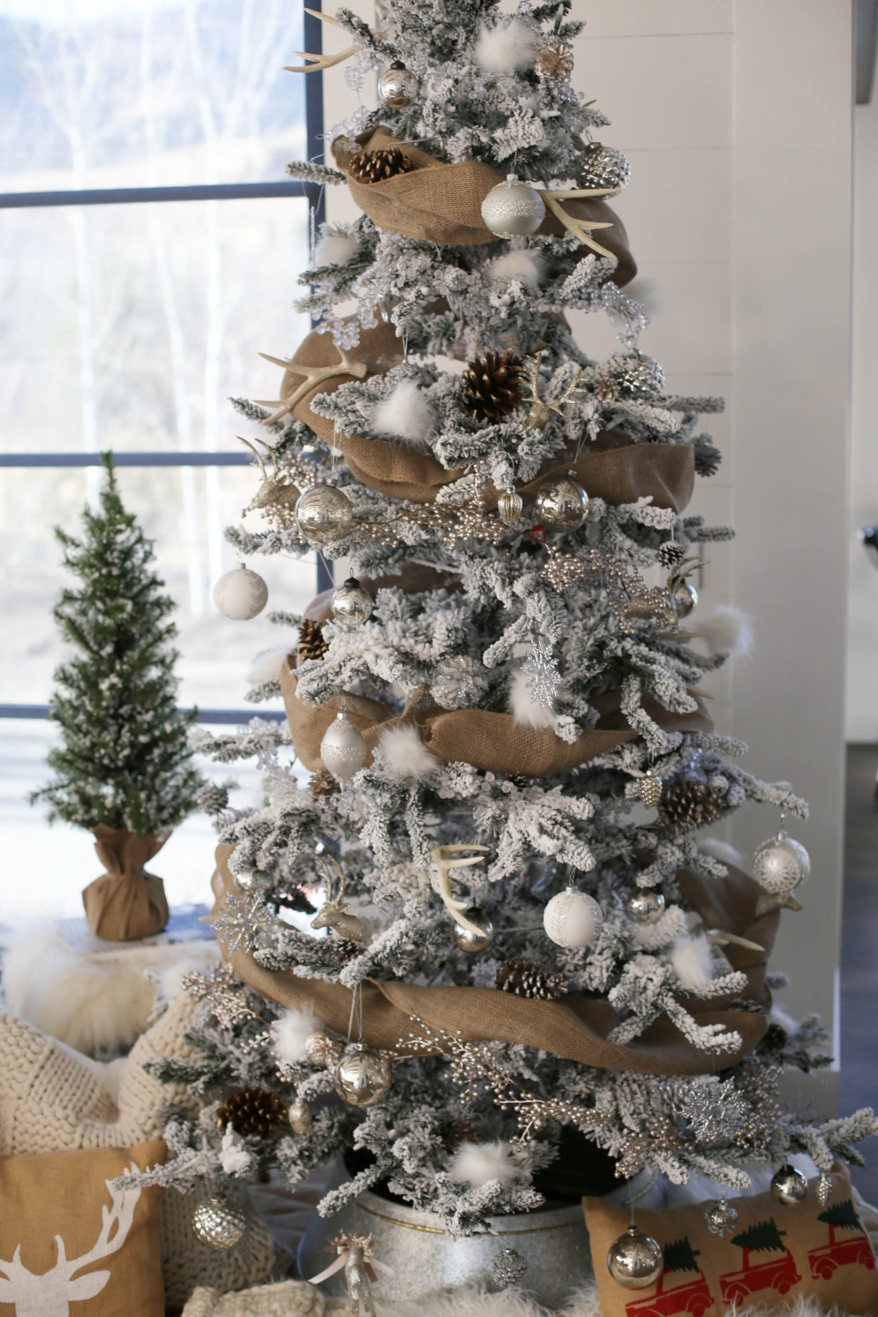 Farmhouse Christmas Tree Country 100+ Farmhouse Christmas Decorating Ideas  Rustic Country Christmas Decorations HGTV
