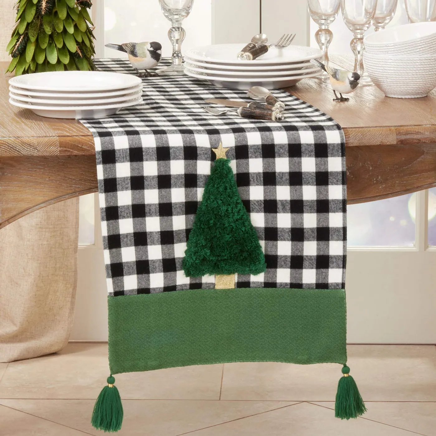 Fennco Styles Classic Buffalo Plaid Holiday Tree with Tassel Table Run –  Fennco Lifestyle