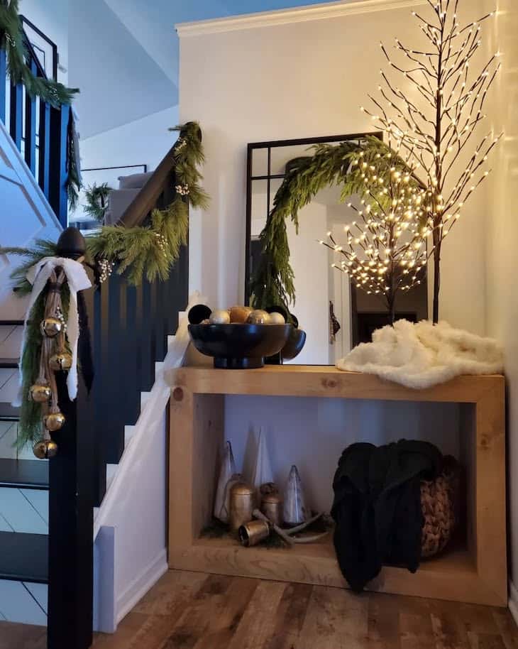 Festive Christmas Entryway Decor to Welcome the Season - Farmhousehub