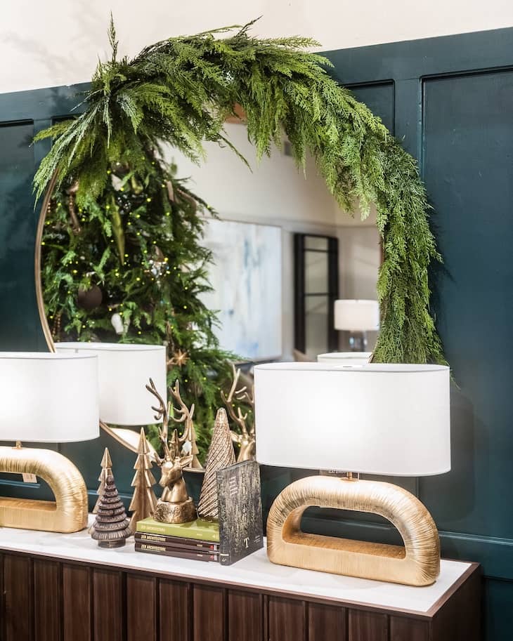 Festive Christmas Entryway Decor to Welcome the Season - Farmhousehub