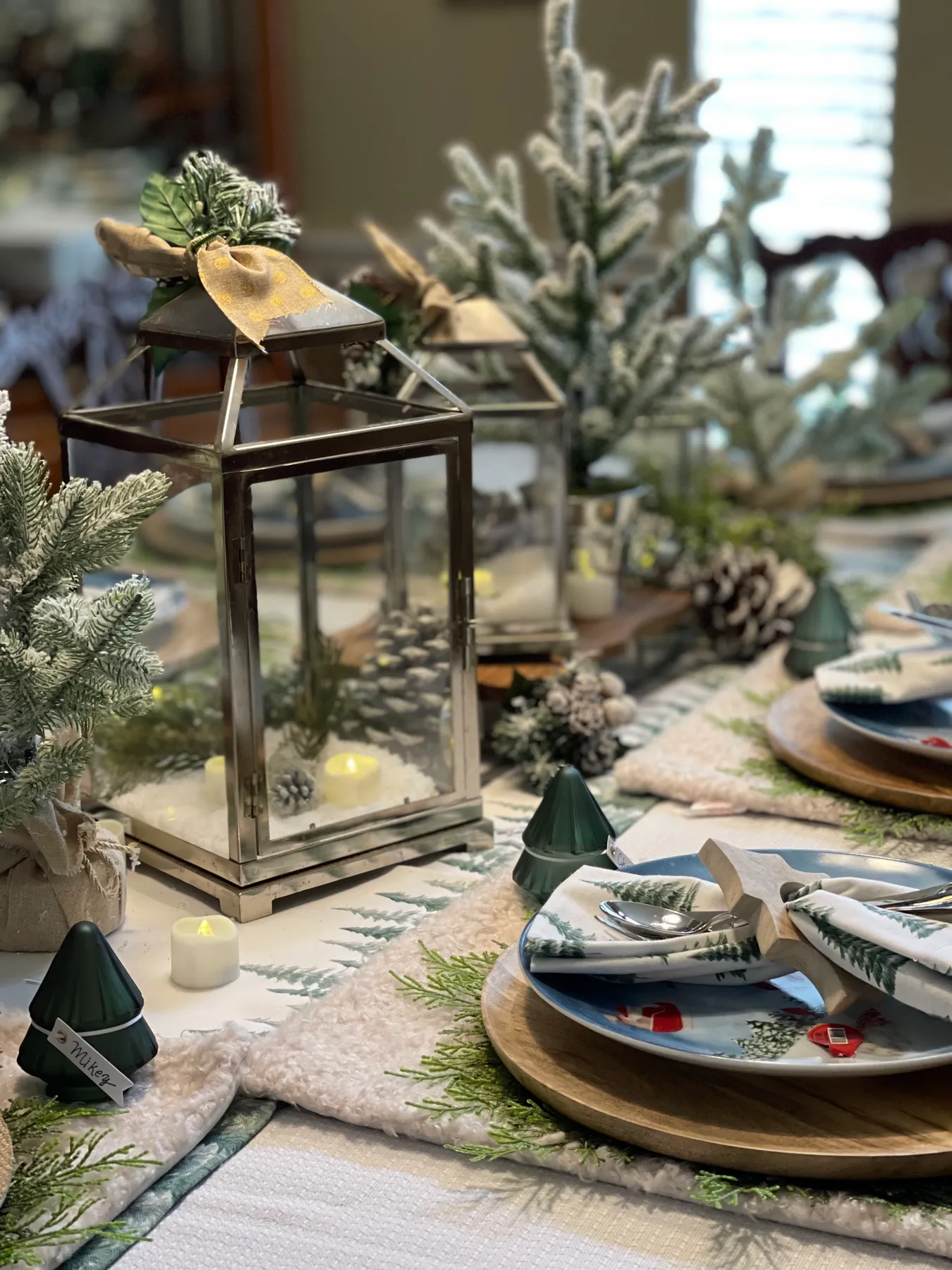 Festive Christmas Winter Wonderland Tablescape Inspiration * Hip & Humble  Style