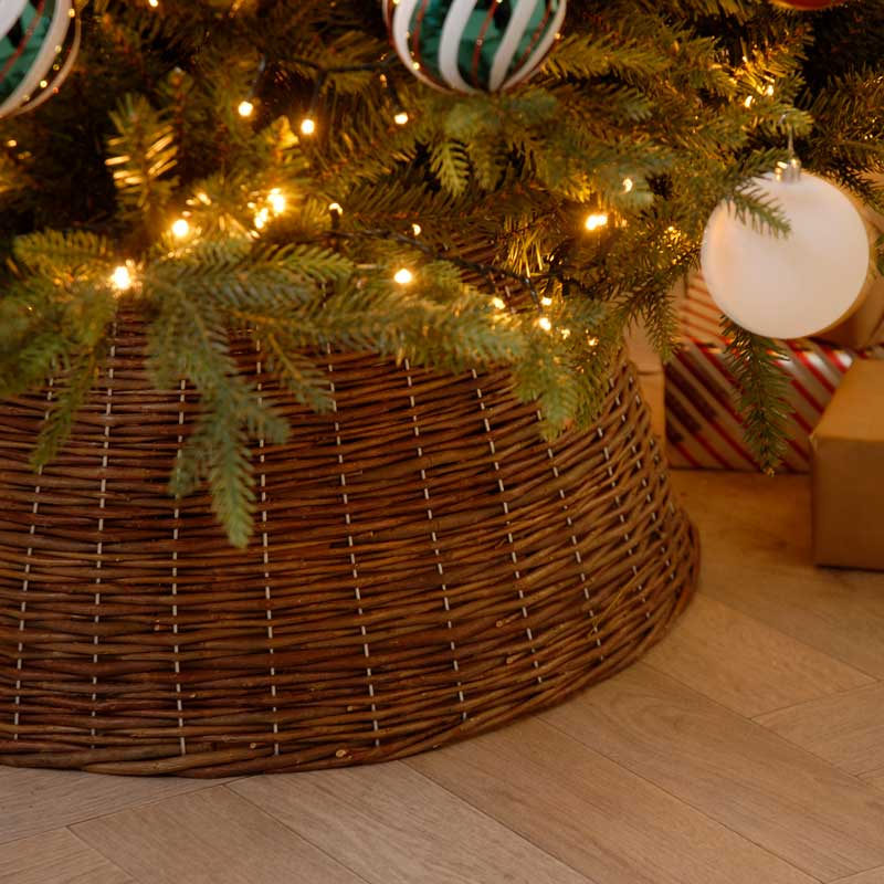 Festive Natural Willow Christmas Tree Skirt
