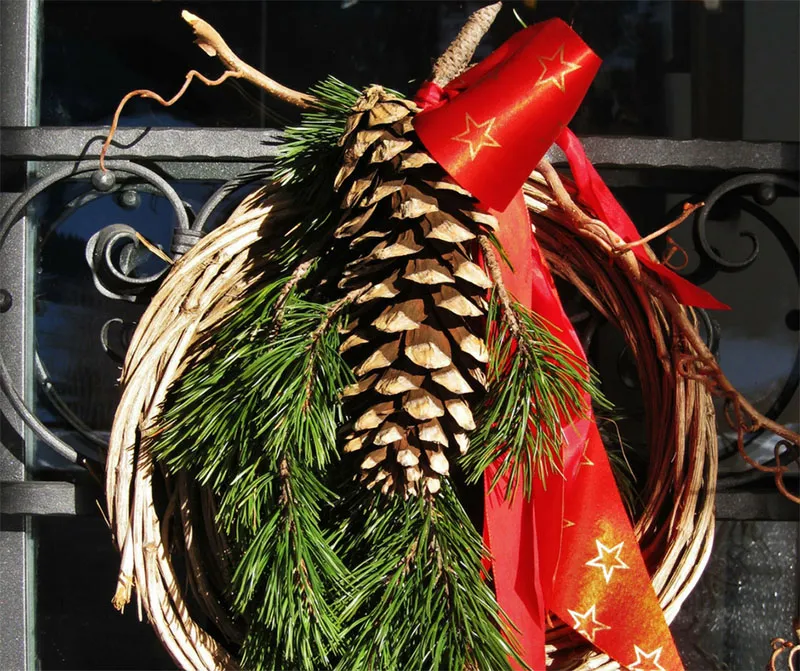 Festive Style: A Guide to Wreaths