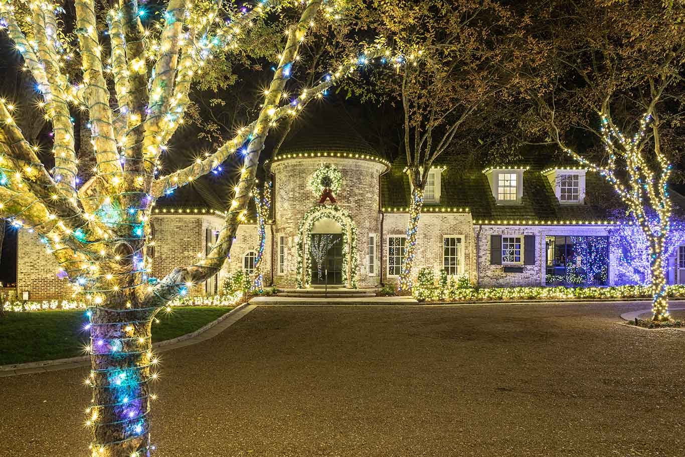 Forever Lighting Myth: Pass on Permanent Outdoor Holiday Lighting | Light  Up Nashville