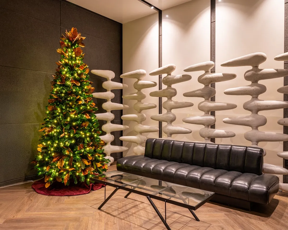 Four Ideas for Professional Office Holiday Decorations