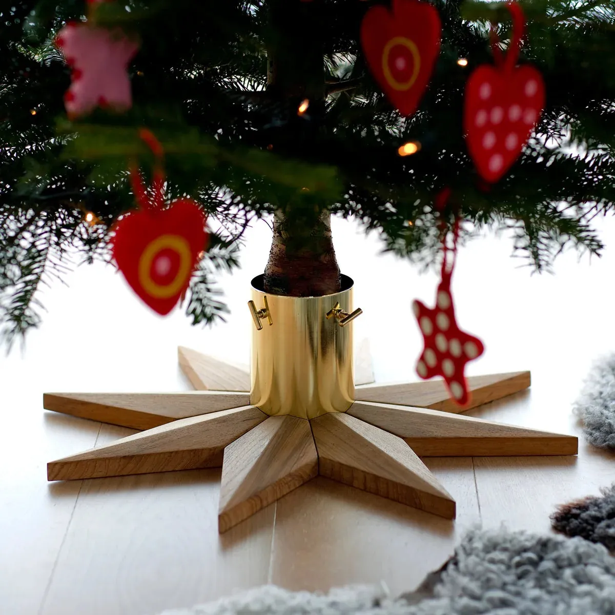 Fritz Hansen Stella Christmas Tree Base – Christmas Tree Stand