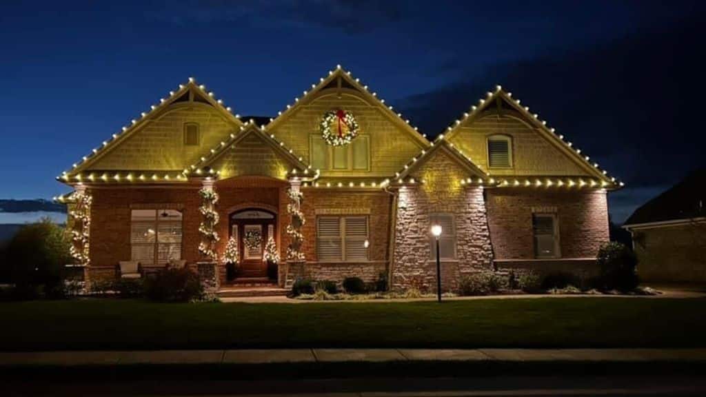 From Ordinary to Extraordinary: Custom Christmas Light Designs by Experts -  Wash Masters Window Cleaners & Pressure Washing
