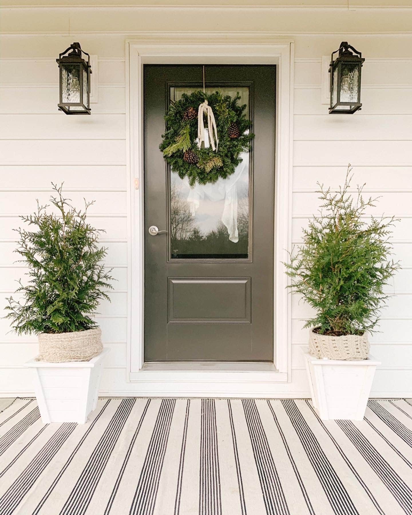 Front Porch Winter Decorations Story - A Blissful Nest