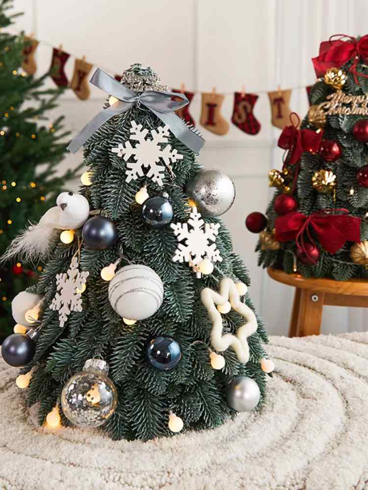 Frosty Fir Fantasy - Christmas Tree – Granny Doris