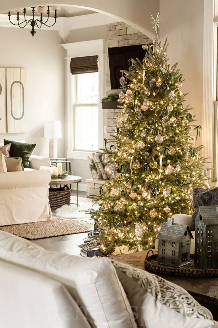 Gold-and-green-Christmas-1891 - Such the Spot