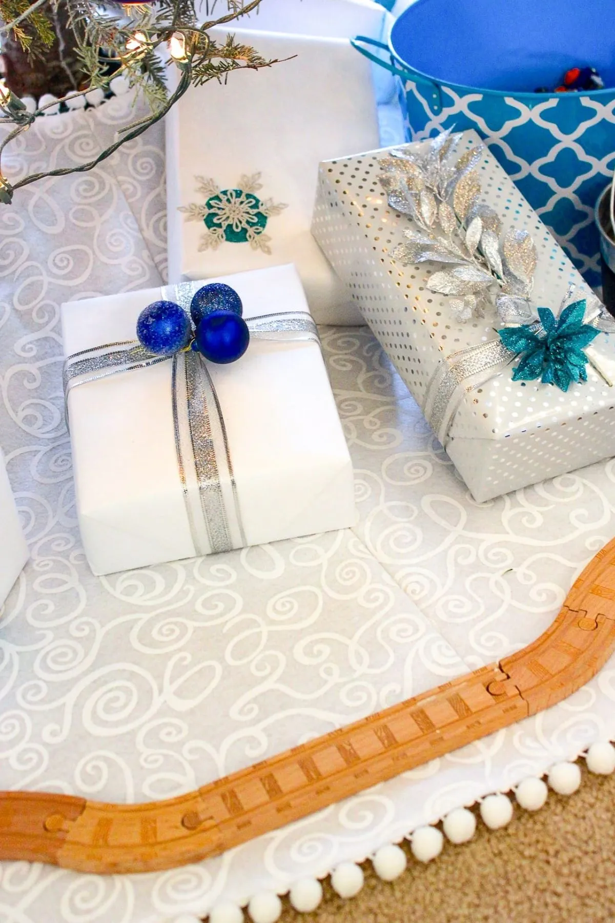 Grandmillennial Inspired Christmas Tree Skirt Ideas – Preppy Goods