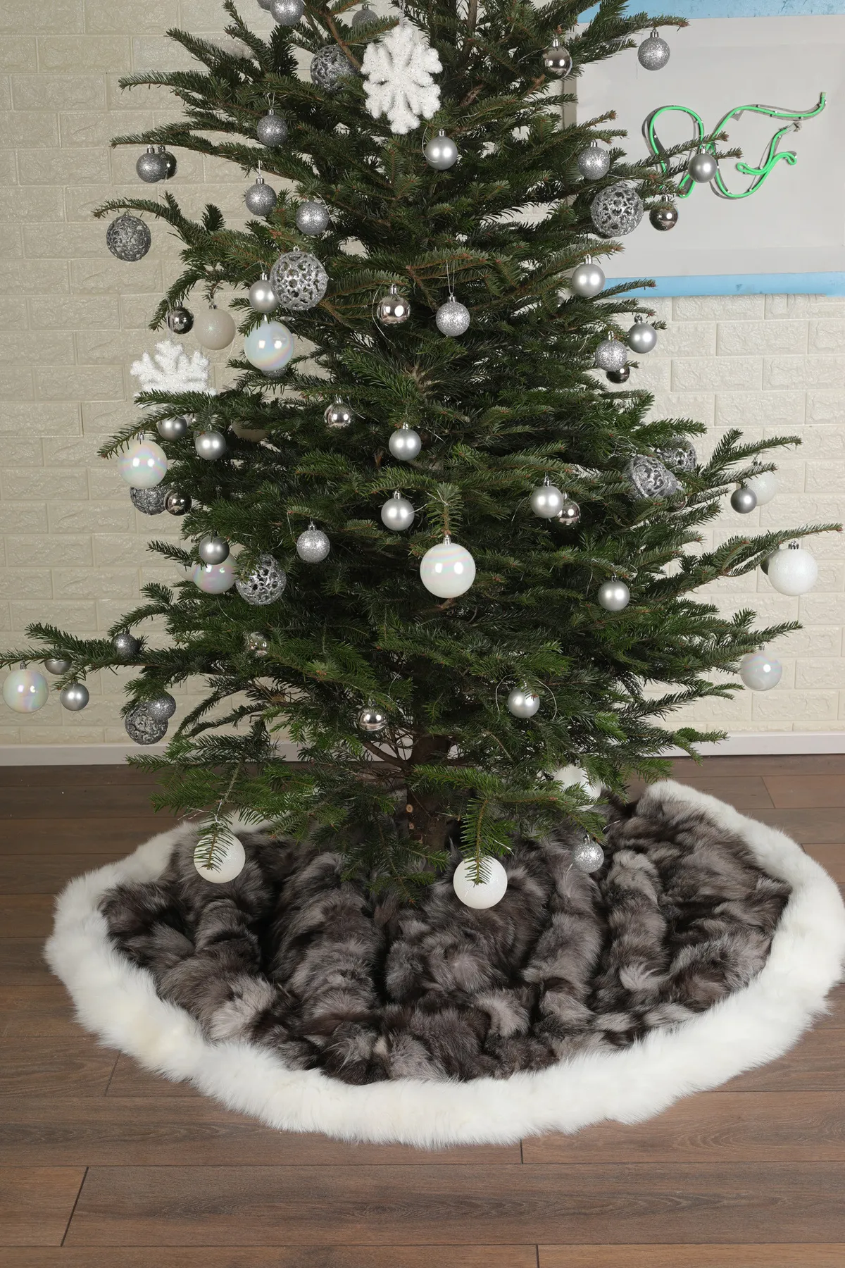 Gray Faux Fur Christmas Tree Skirt 48\' Round