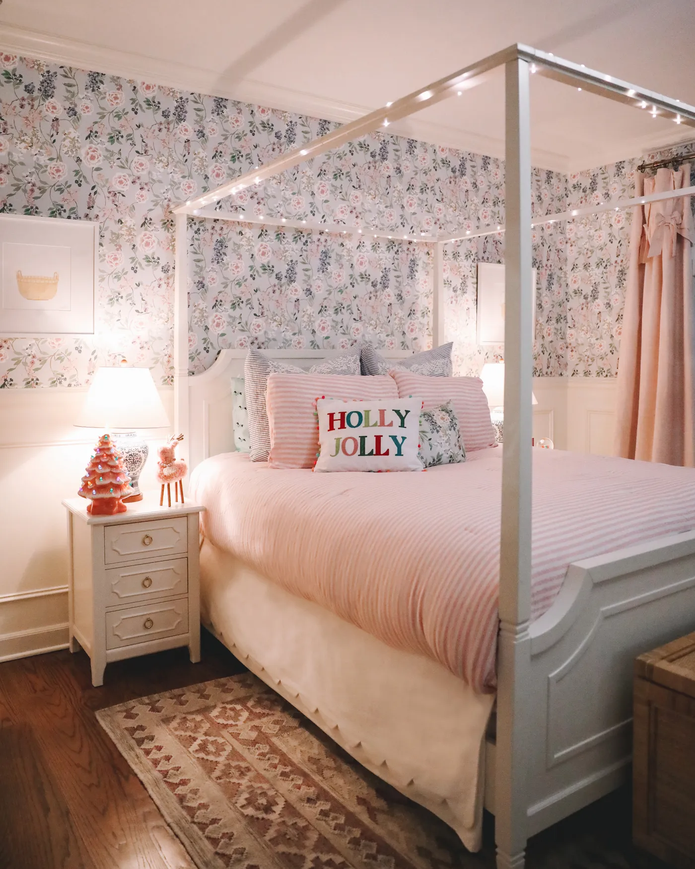 Holiday Decor: Emma's Room | Kelly in the City | Lifestyle Blog