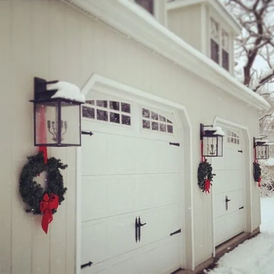 Holiday Garage Door Decorating Ideas & Tips