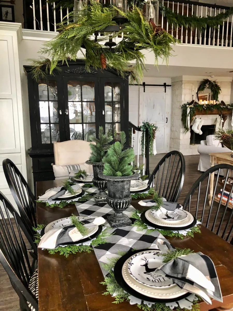 How To Create A Festive Tablescape Two Ways * Hip & Humble Style
