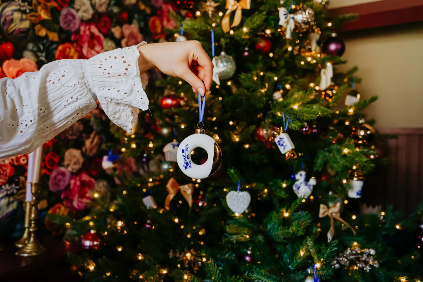 How to decorate a beautiful Christmas tree