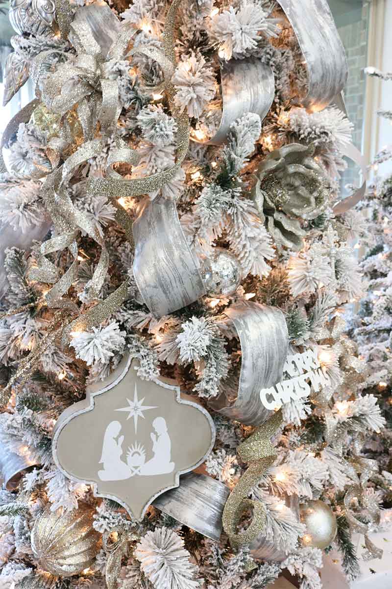 How to Decorate a Christmas Tree Like a Pro Designer – Melissa Roberts Interiors