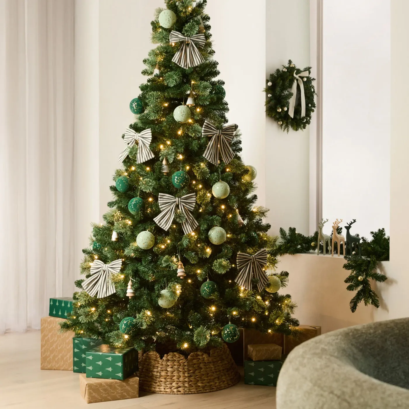 How to Decorate Your Christmas Tree – Kmart
