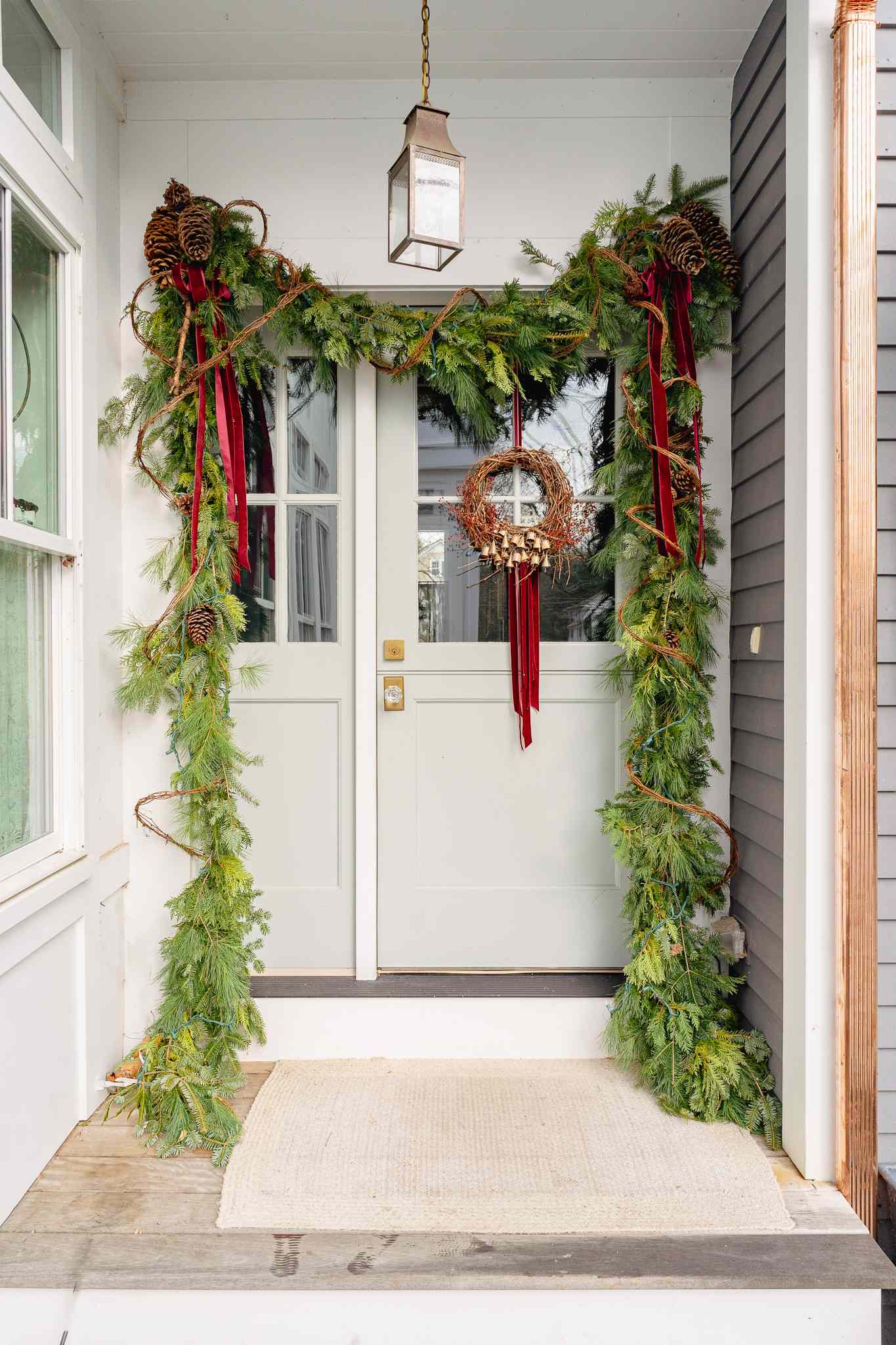 How to Decorate Your Entryway for Christmas So It Feels Instantly Festive
