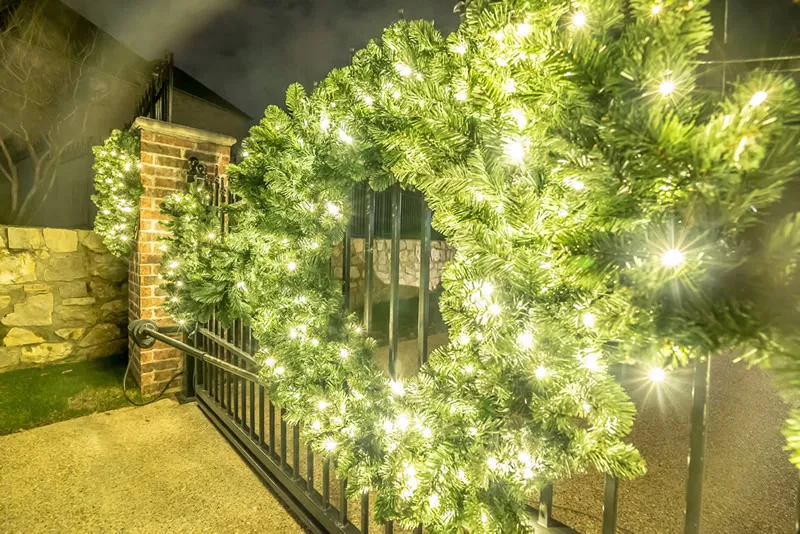 How to Decorate Your Fence for the Holidays - DFW LIGHTS