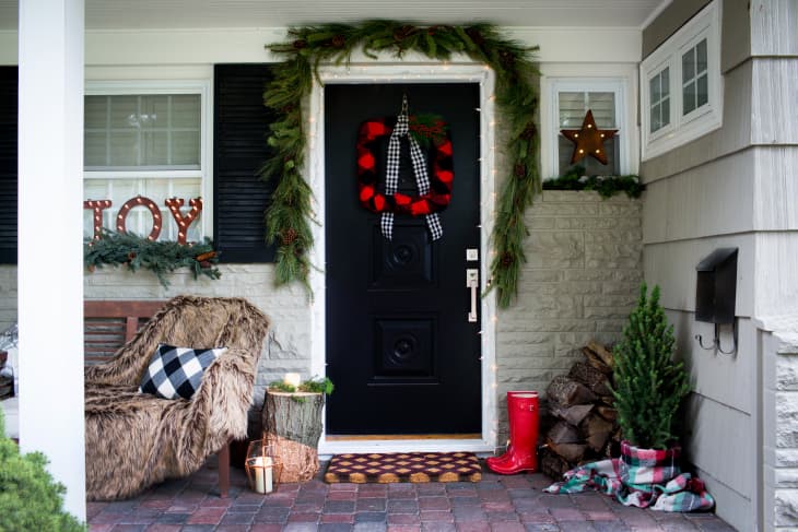 How to Decorate Your Home Like a Classic Holiday Movie | Apartment Therapy