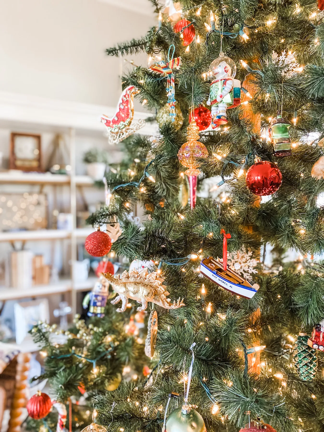 How to Hang Christmas Tree Lights Like a Pro! - Lost & Found Decor