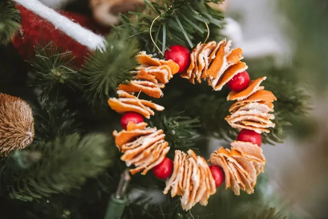 How to Make Pomander Balls - C.R.A.F.T.