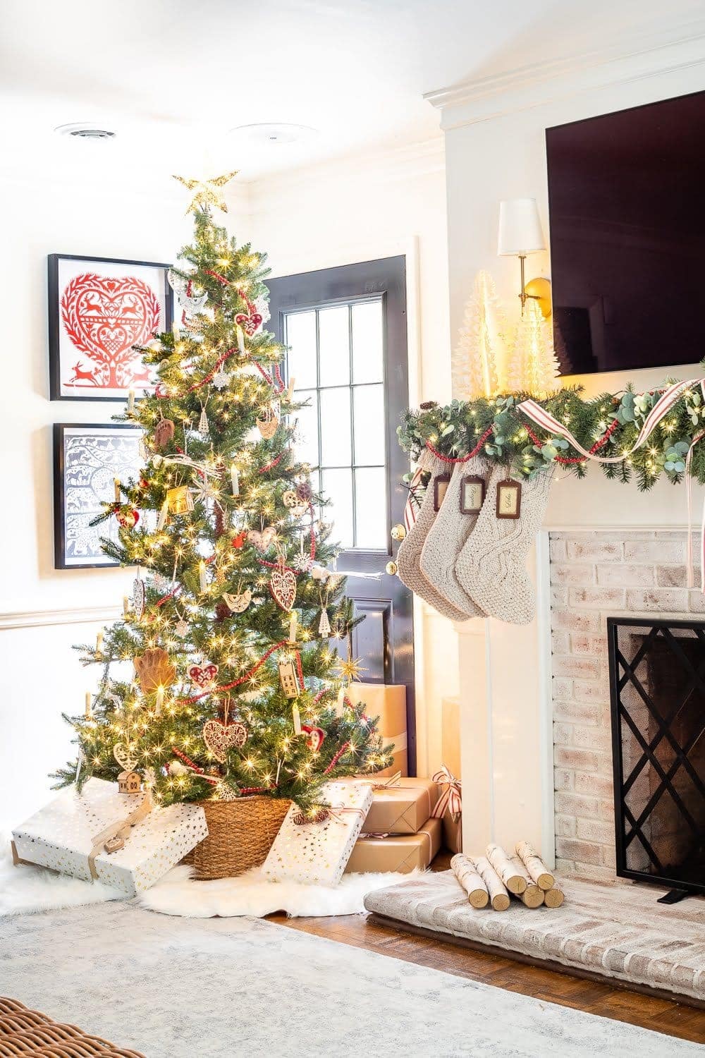How to Mix Old Sentimental and New Decor & Our Swedish Christmas - Bless'er House