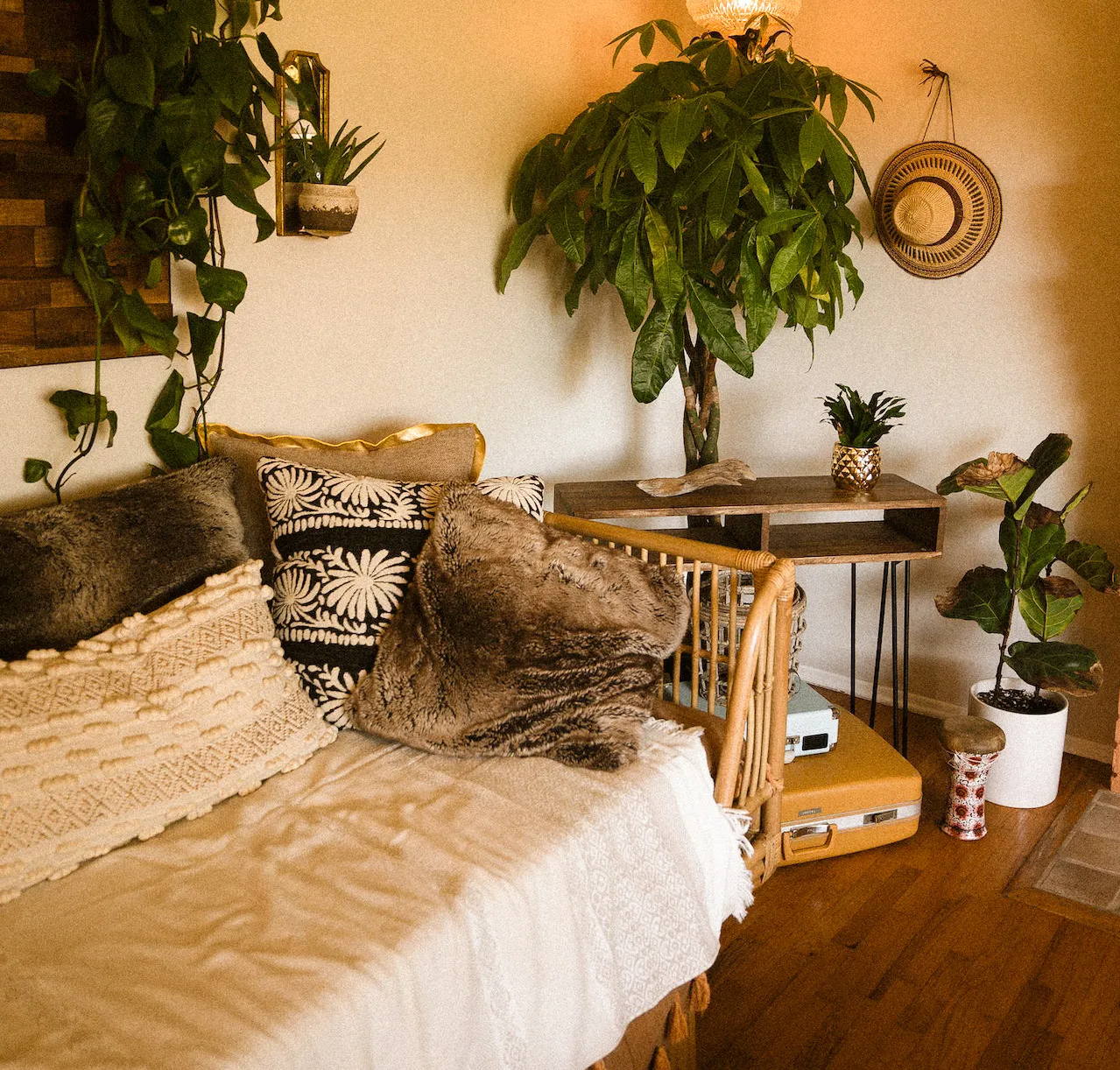 Ideas for a Cosy Living Room: Turning Rooms into Oases of Wellbeing - KUNSTLOFT Magazine