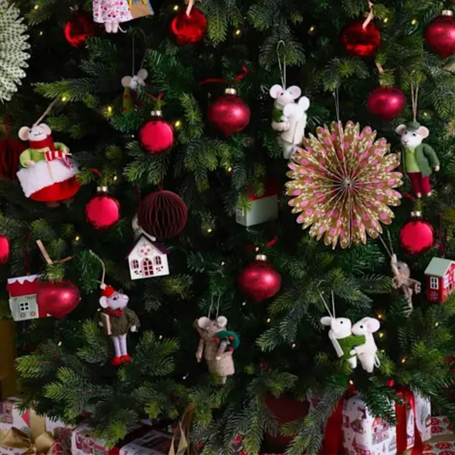 John Lewis: Treetorial - How To Style & Decorate Your Tree This Year |  Westfield London