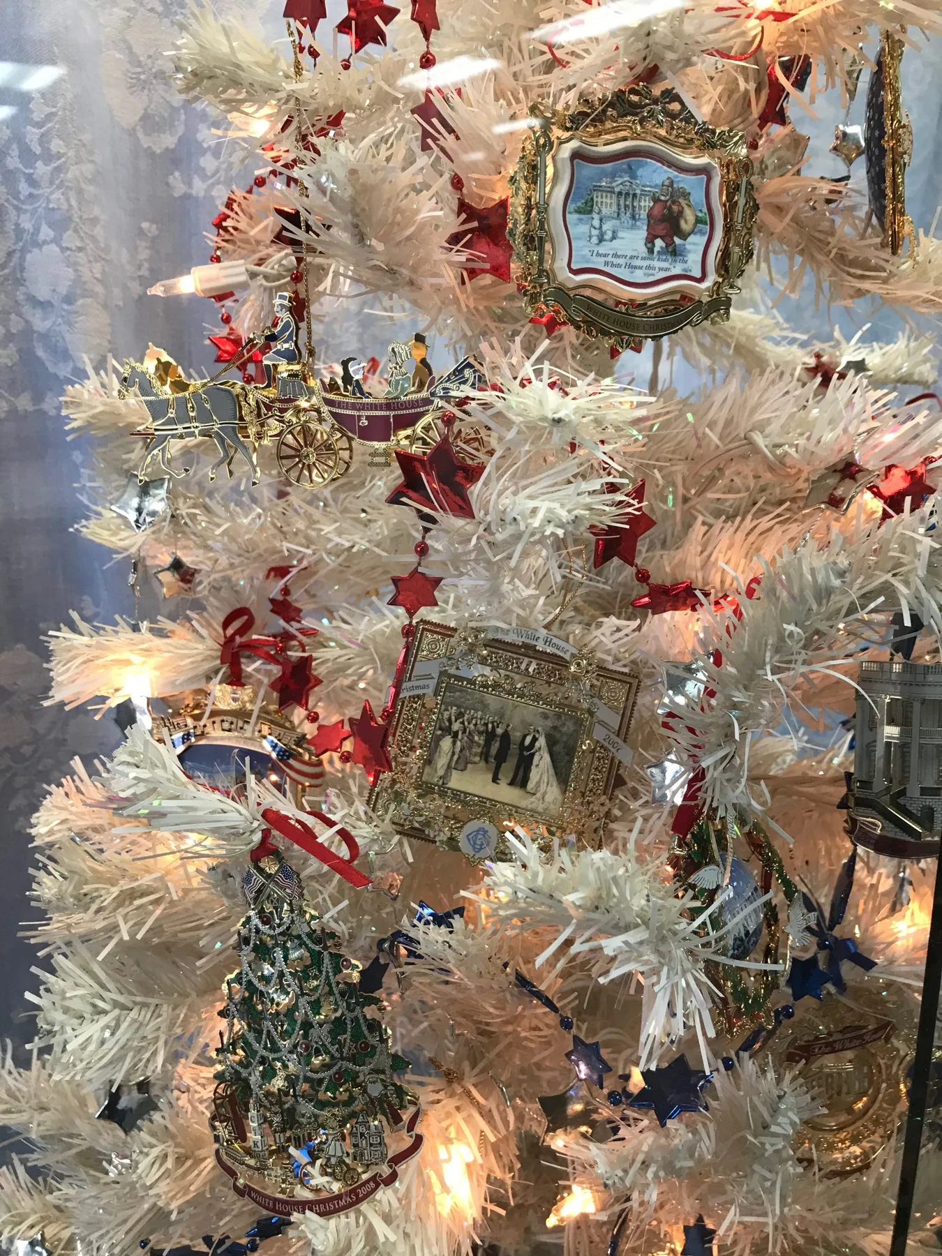 Kay Self displays White House ornament collection - Newton Public Library