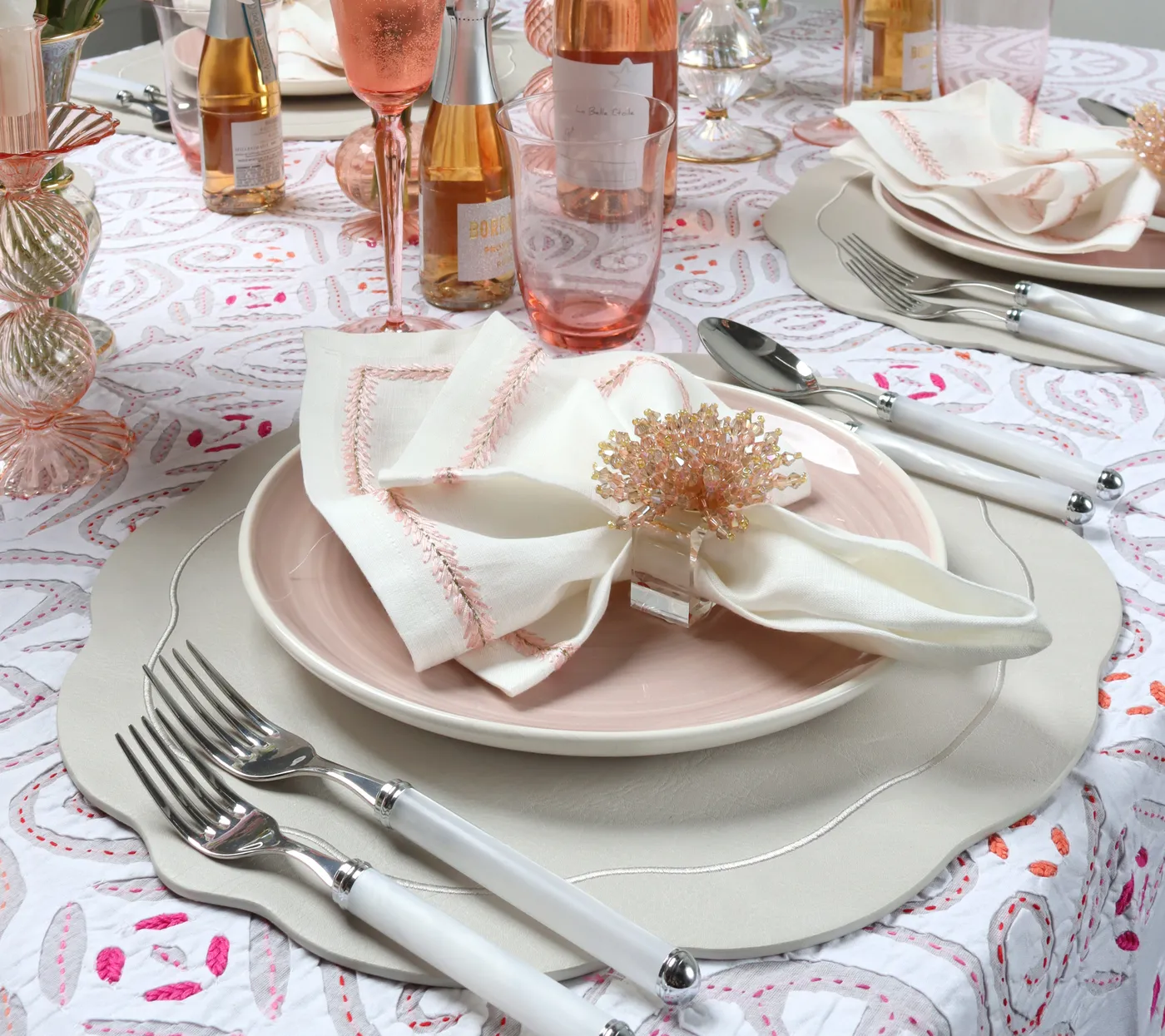 Luxurious New Year Party Tableware & Tablescape Guide
