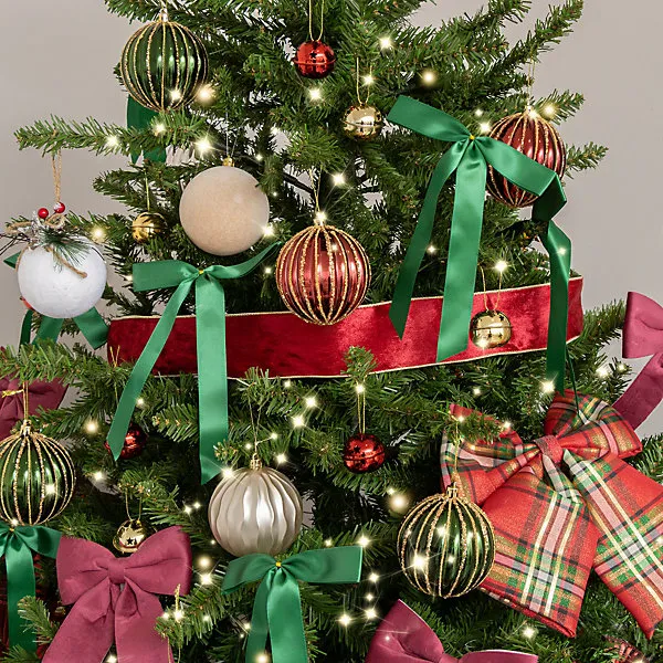 Melody Maison Large Red & Gold Velvet Wired Christmas Tree & Gift Wrapping  Ribbon - 270cm (2.7