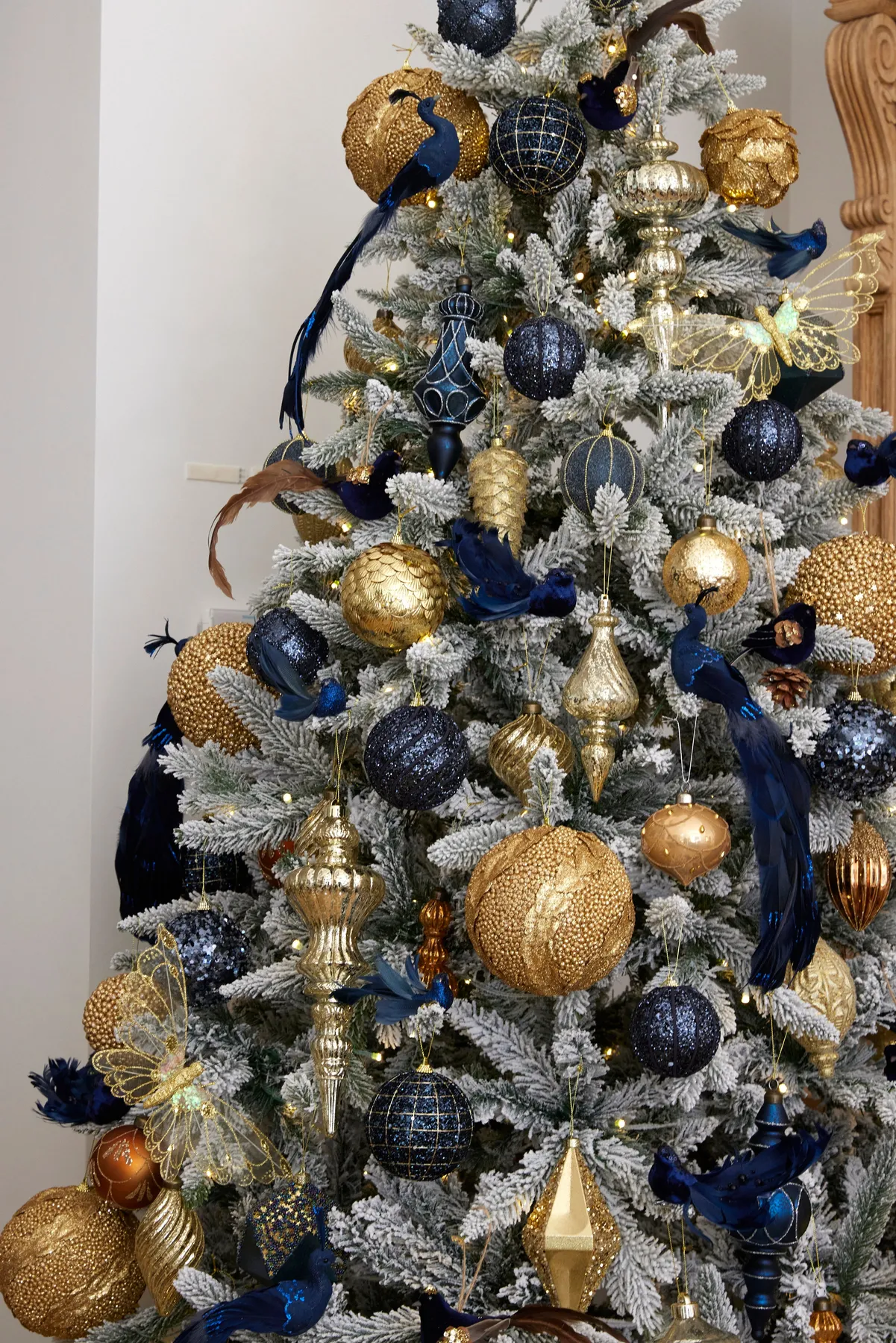 Midnight Blue Lattice Bauble – Holly & Ivy