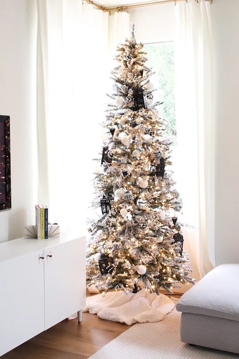 Modern Christmas Decor Holiday Tour - Showit Blog