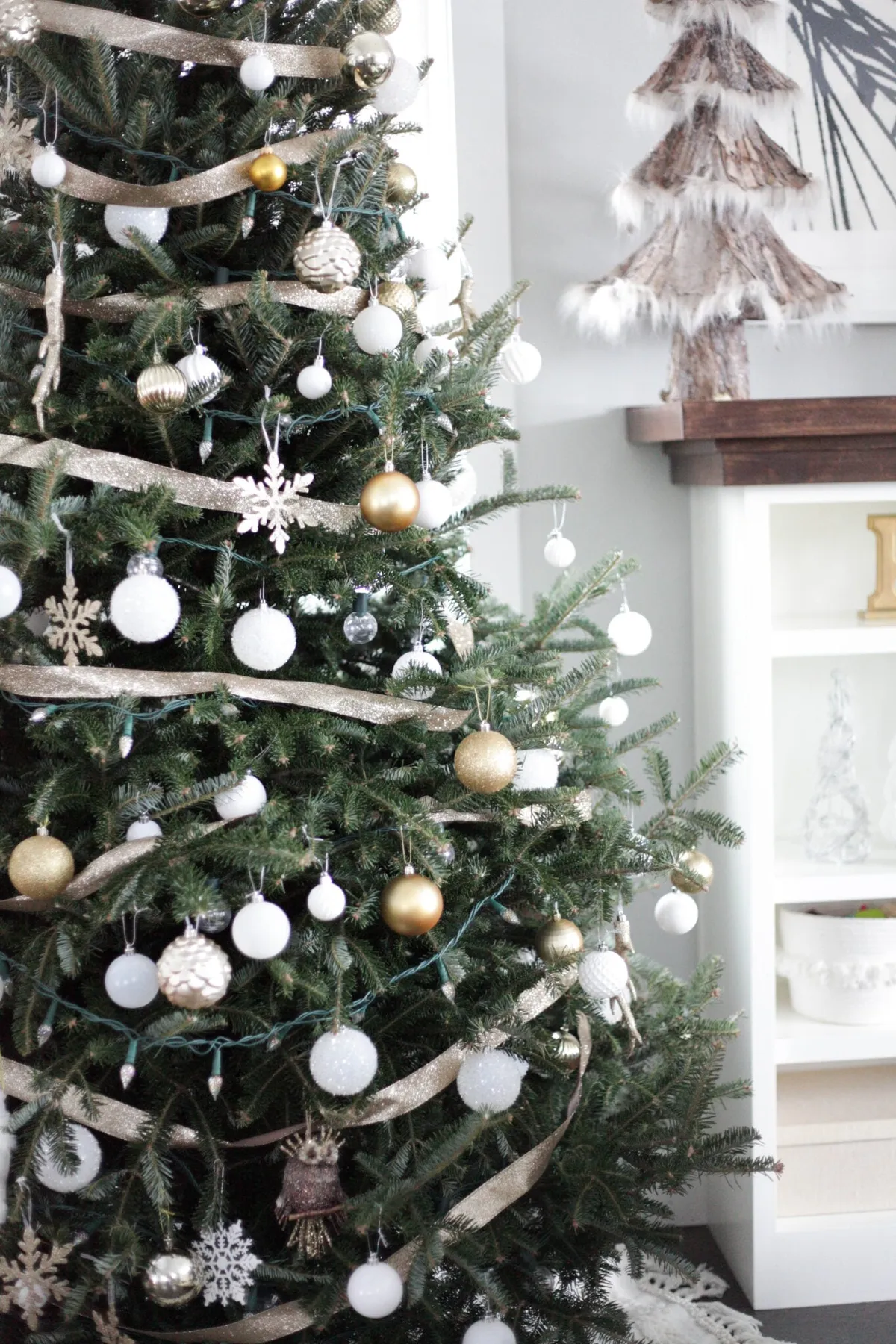 Neutral Christmas Decor Ideas - Paisley & Sparrow