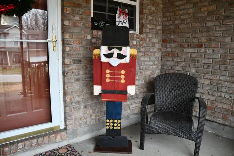 New Albany resident displays hundreds of Nutcracker dolls for the holidays | News | newsandtribune.com