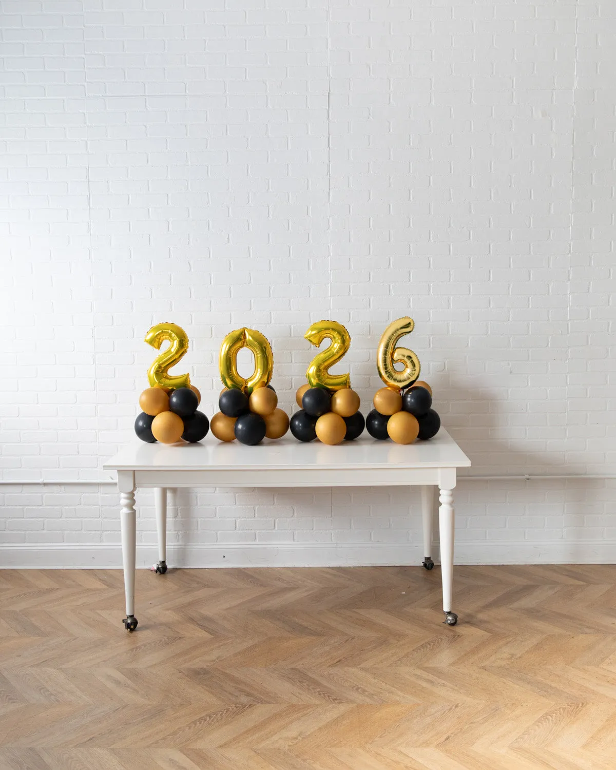 New Year's Eve - 2026 Tabletop Foil on Balloon Base - 1.5ft — Paris312