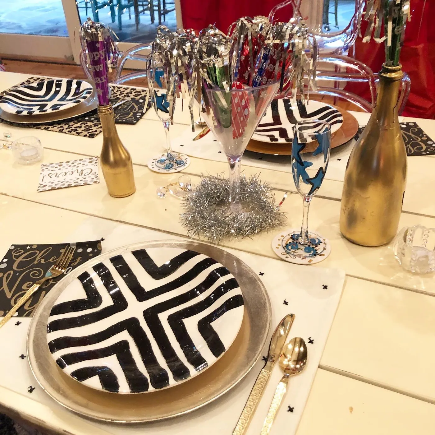 New Year's Eve Decor: Make Your Party Shine! - Life on Virginia