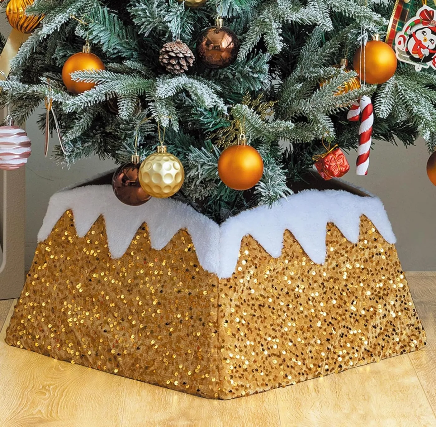 NWT Christmas Tree Collar, 24 Inch Christmas Tree Skirt, Ring Fabric Square  Ski
