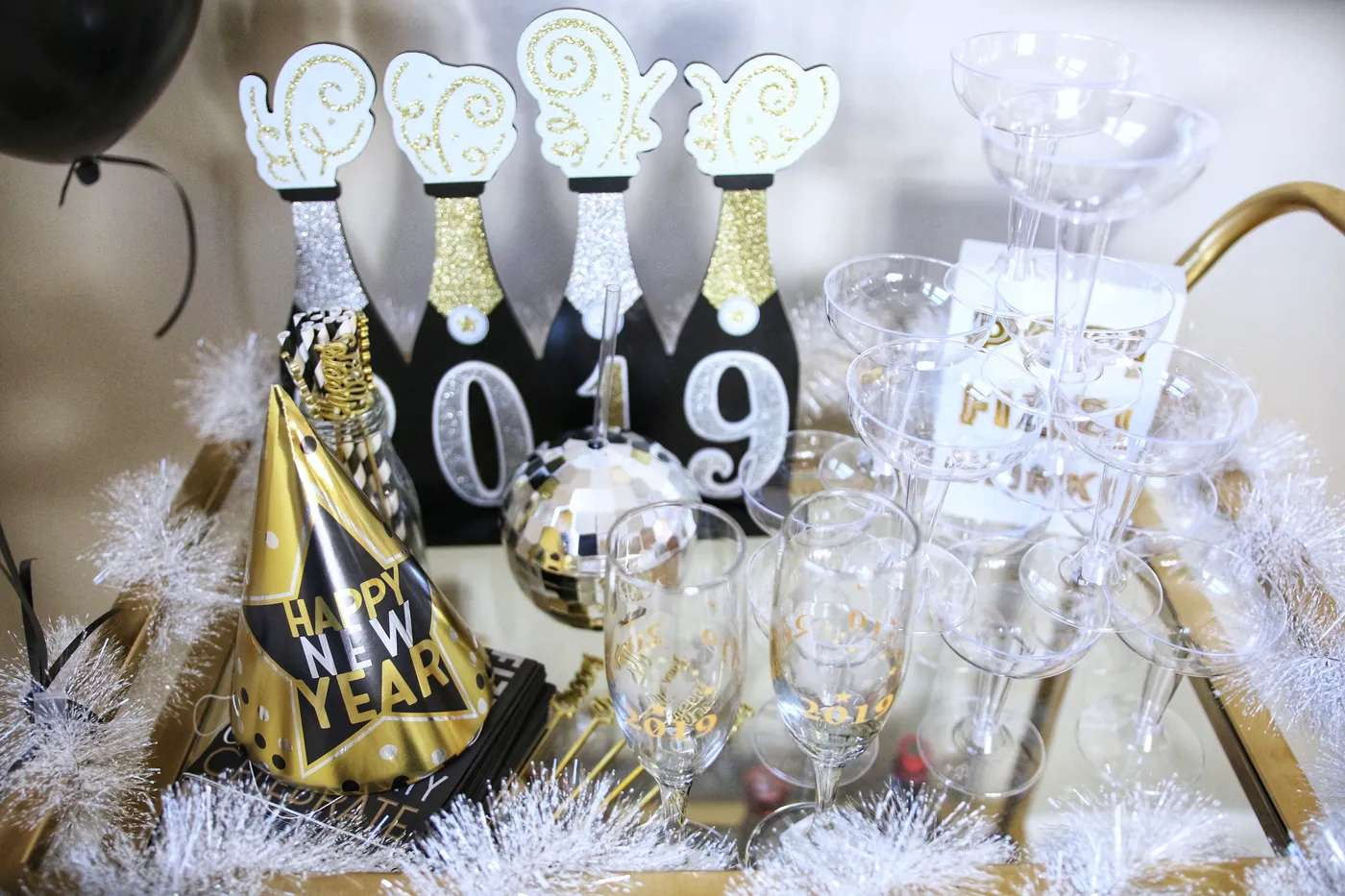 NYE Bar Cart - Vida Fashionista