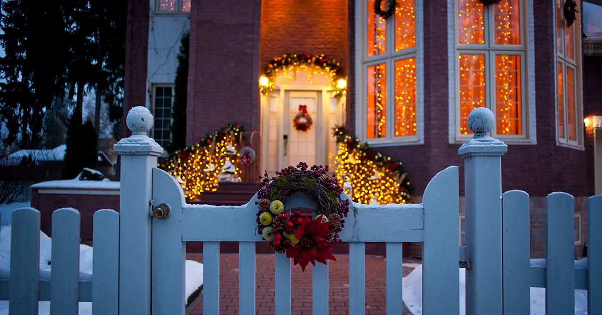 Our 9 Best Outdoor Holiday Decorating Ideas