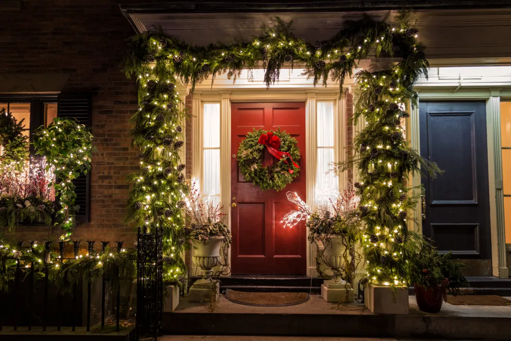 Our favourite holiday-ready entryways and why we love them - Sandtex Paints