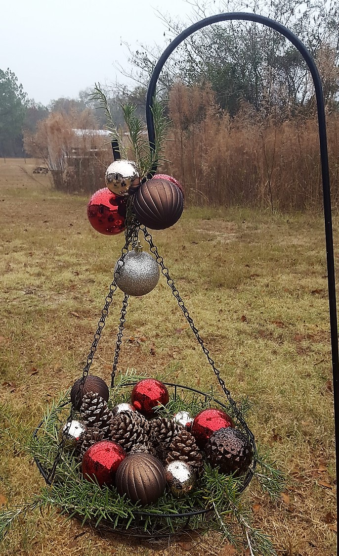 Outdoor Diy Christmas Activities Easy DIY Outdoor Christmas Decorations