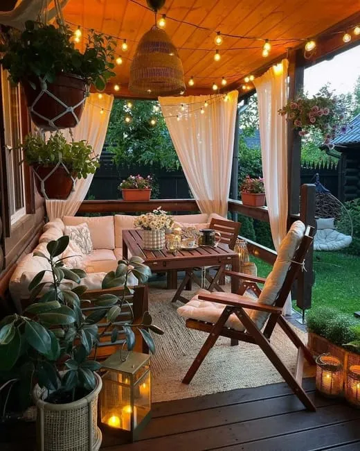 Perfect Outdoor Rooms, 50 Summer Decorating Ideas for Small Spaces