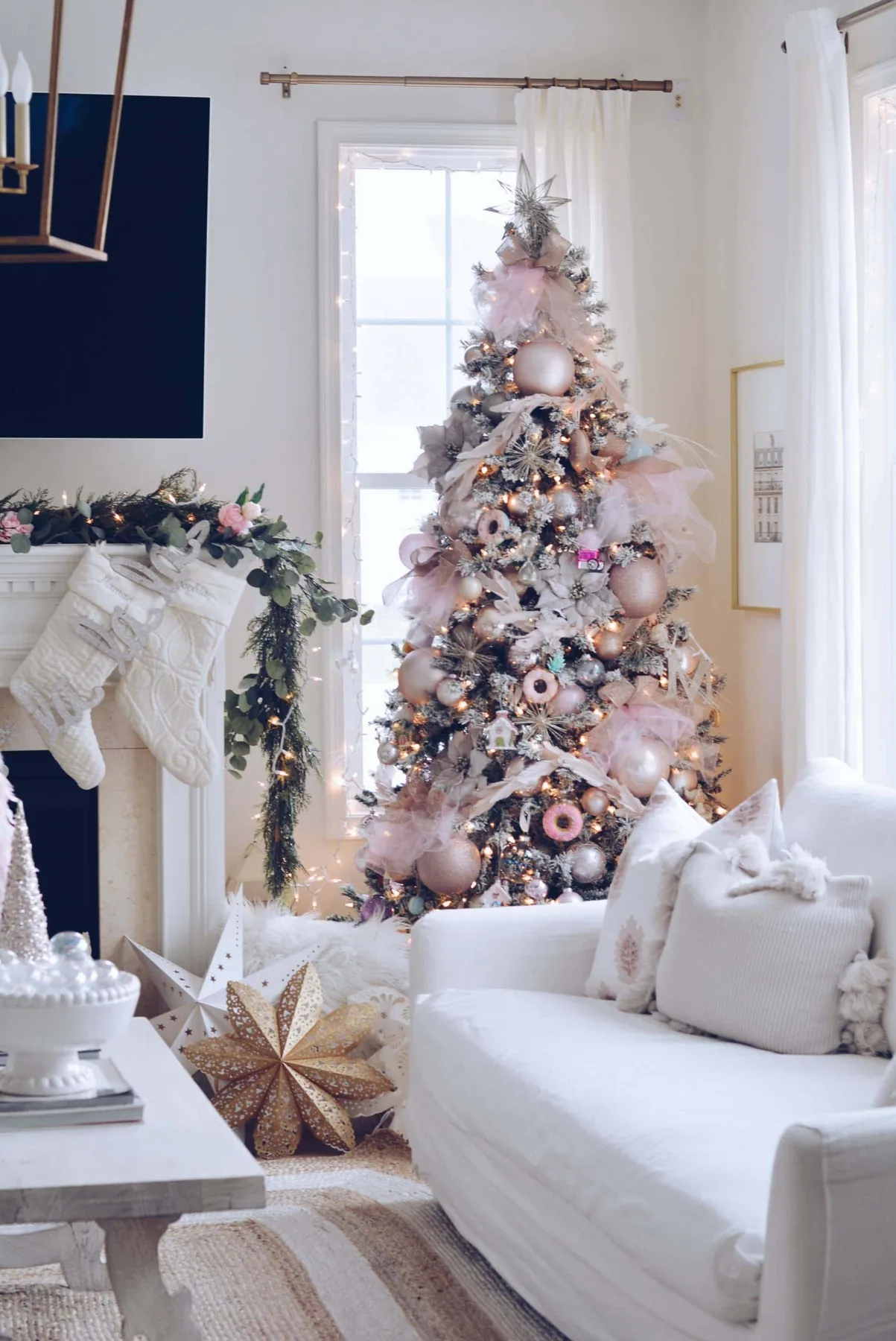 Pink Christmas Tree Pendants How To Decorate A Gorgeous Pink Christmas Tree  The Pink Dream