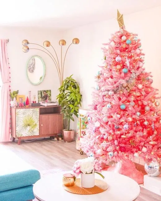 Pink Christmas Trees, Color Trends in Decorating Holiday Trees