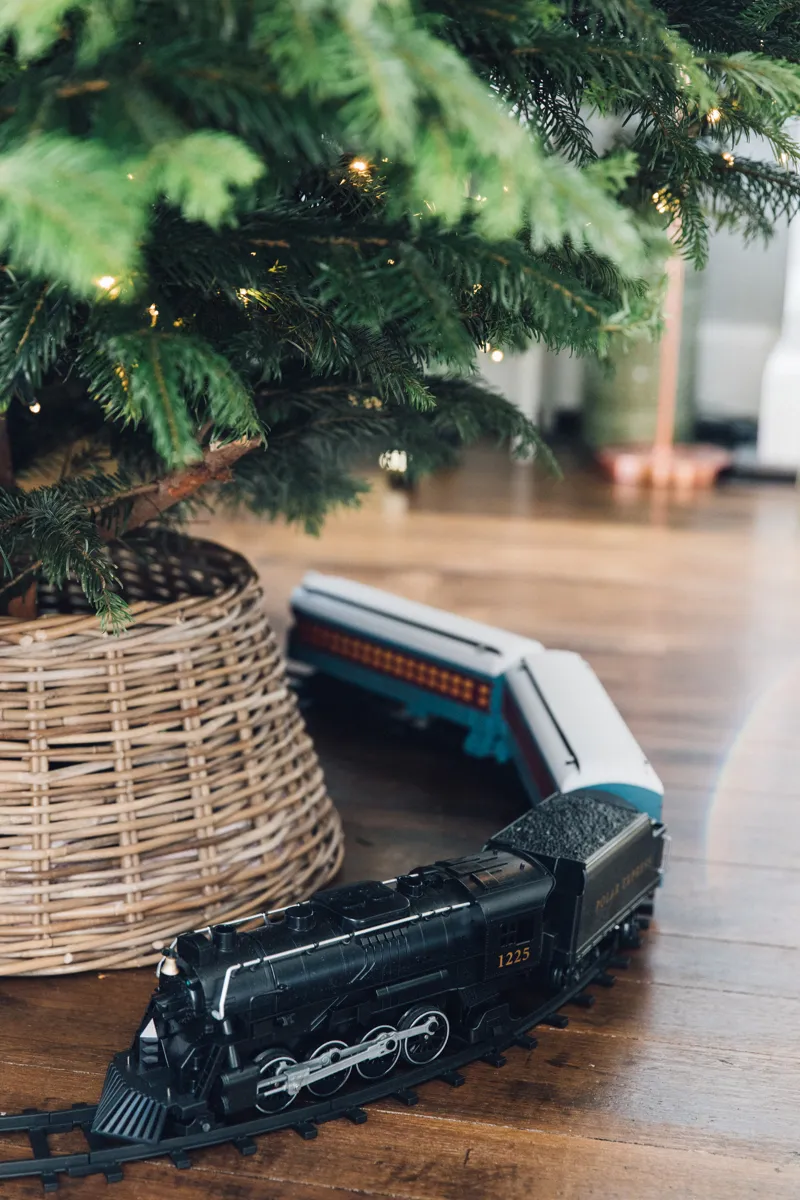 Polar Express Set | Traditional Christmas Decor | The Elgin Avenue Blog - Monica Beatrice