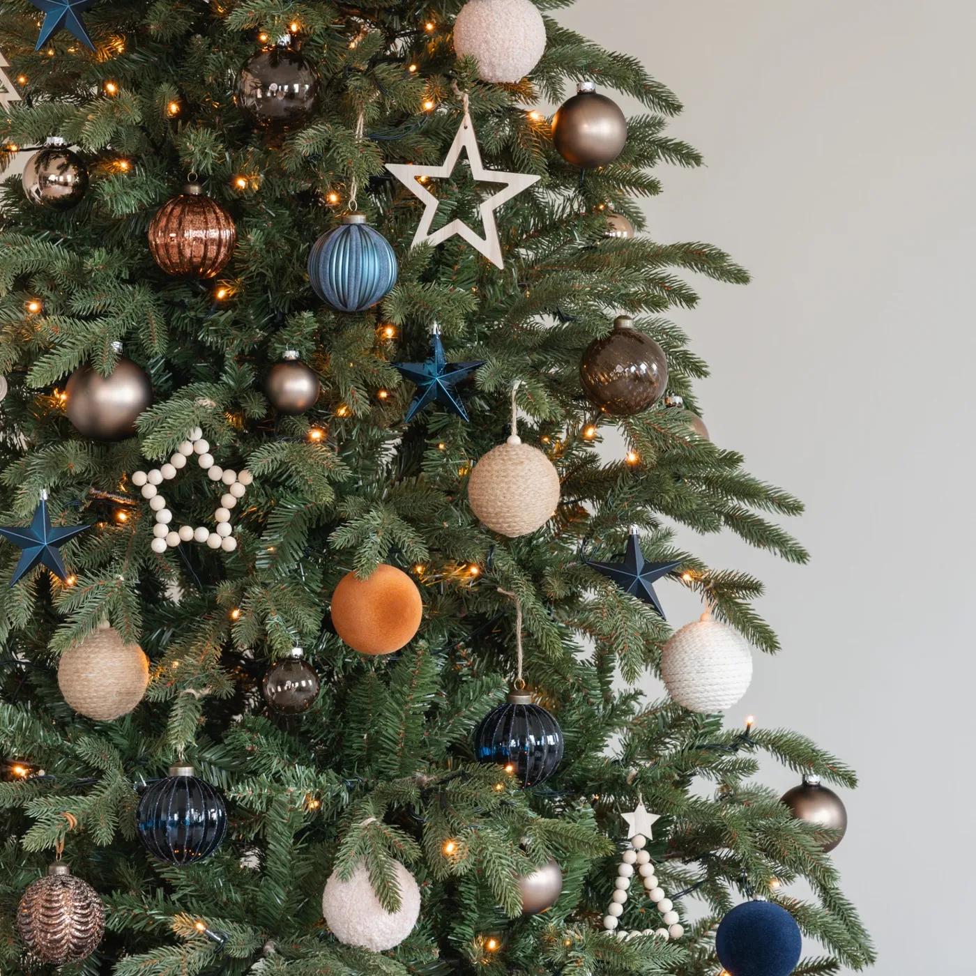 Pre-lit Christmas Tree Djill Pine 240cm